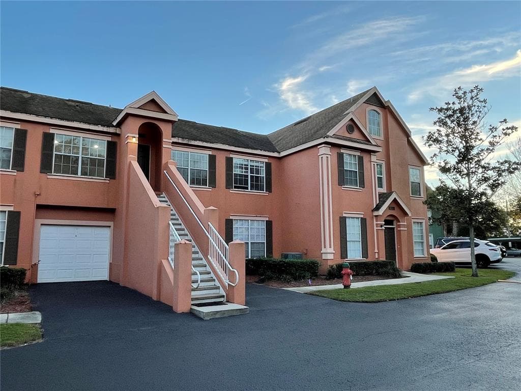 9248 LAKE CHASE ISLAND WAY UNIT 9248 TAMPA, FL 33626