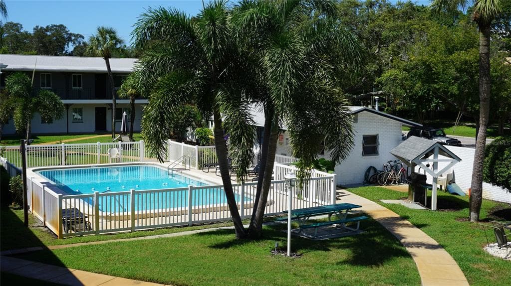 6266 1ST AVENUE S UNIT 28 ST PETERSBURG, FL 33707