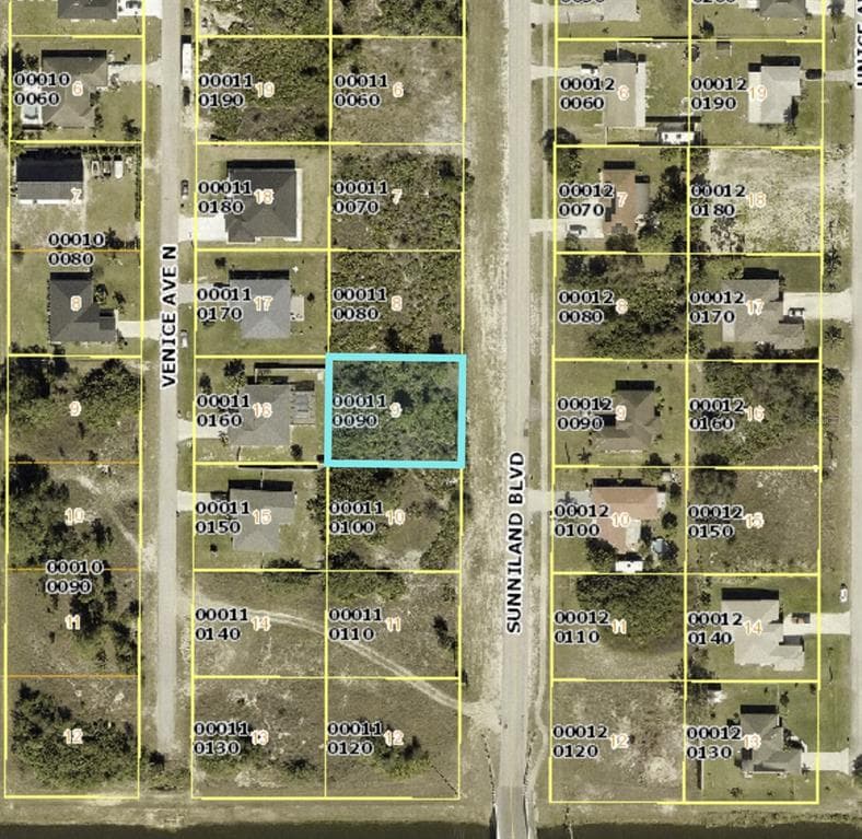 907 SUNNILAND BOULEVARD LEHIGH ACRES, FL 33971