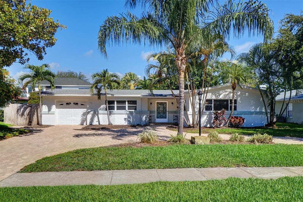 1172 SEVILLE LANE NE ST PETERSBURG, FL 33704