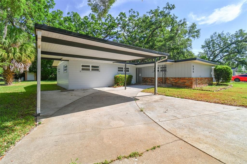 535 W PALMEDEN DRIVE LAKELAND, FL 33803