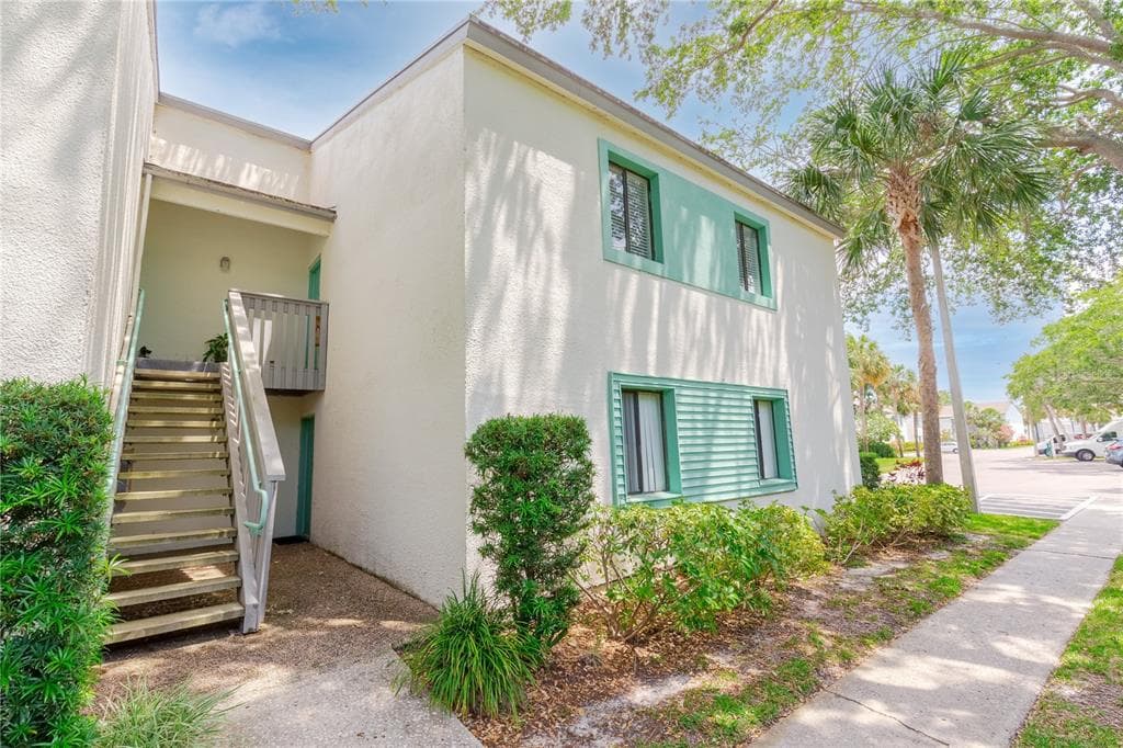877 114TH AVENUE N UNIT 408 ST PETERSBURG, FL 33716