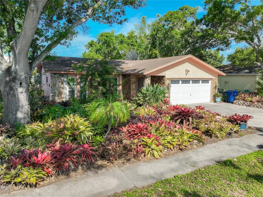 12482 84TH WAY LARGO, FL 33773