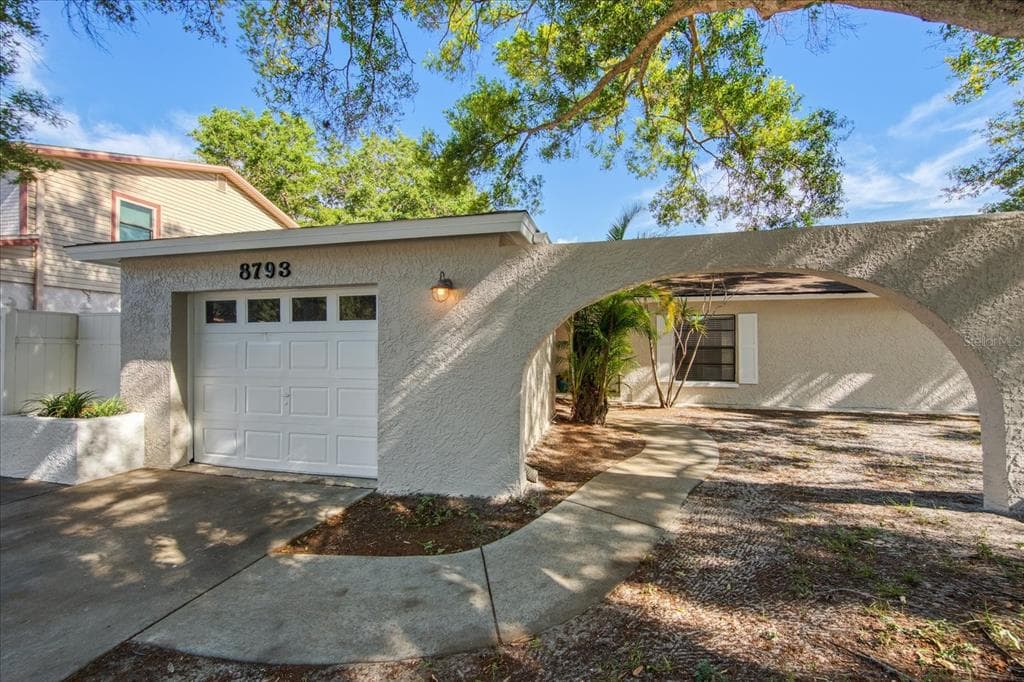 8793 BRIDLEWOOD WAY SEMINOLE, FL 33777
