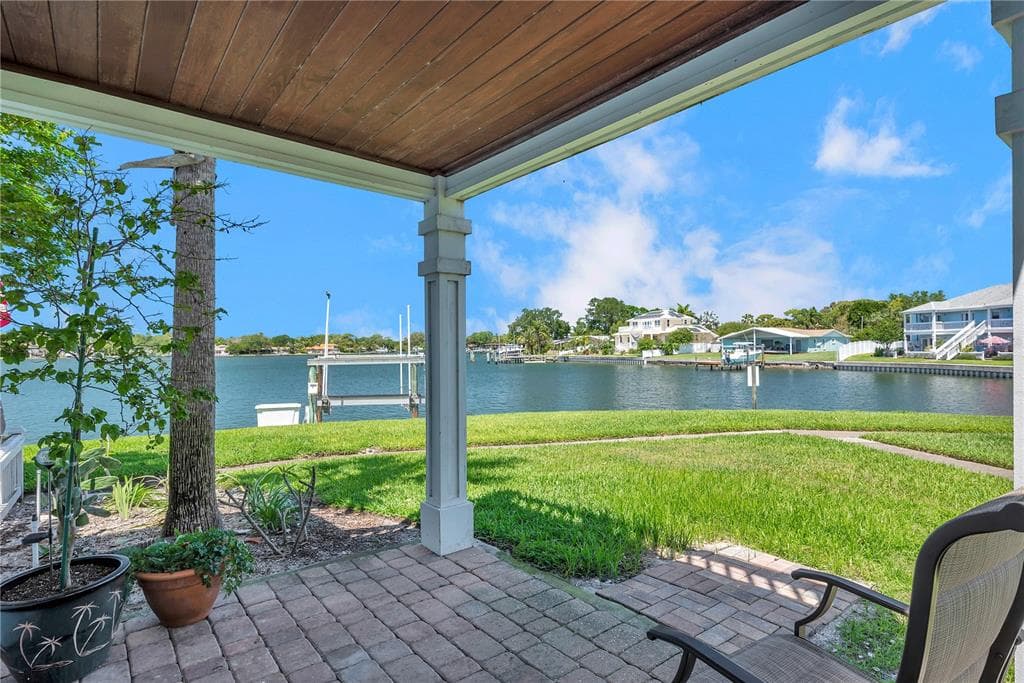 5001 STARFISH DRIVE SE UNIT B ST PETERSBURG, FL 33705