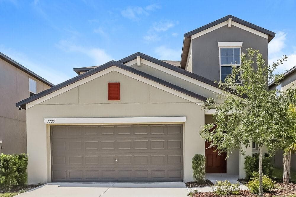 7725 SILVER BERRY COURT GIBSONTON, FL 33534