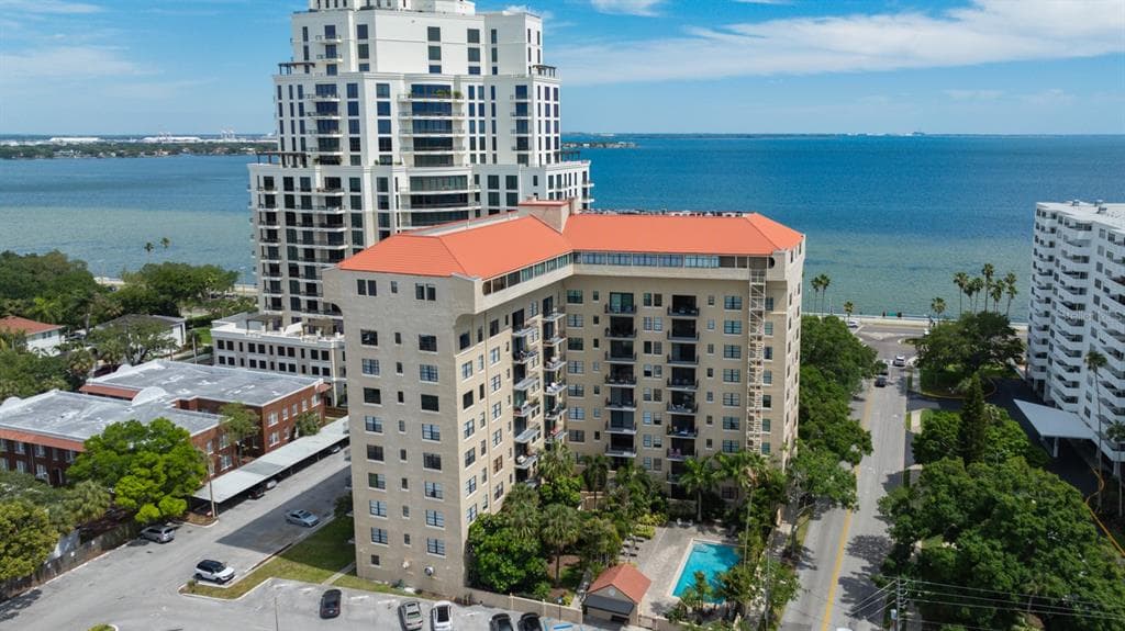 2109 BAYSHORE BOULEVARD UNIT 810 TAMPA, FL 33606