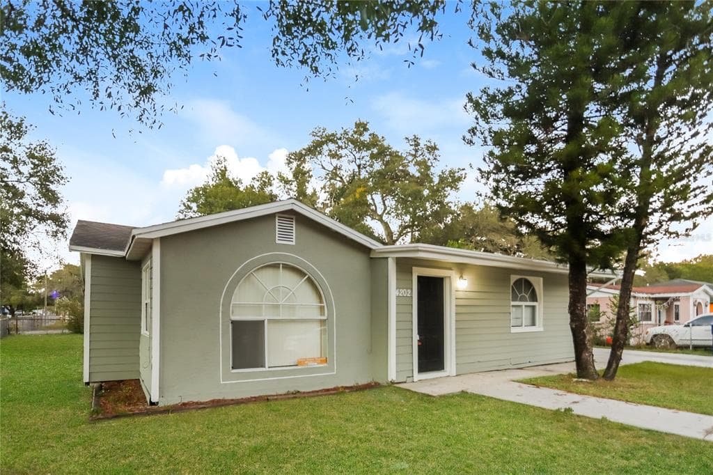 4202 E HENRY AVENUE TAMPA, FL 33610
