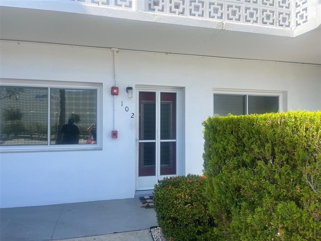 8055 112TH STREET UNIT 102 SEMINOLE, FL 33772