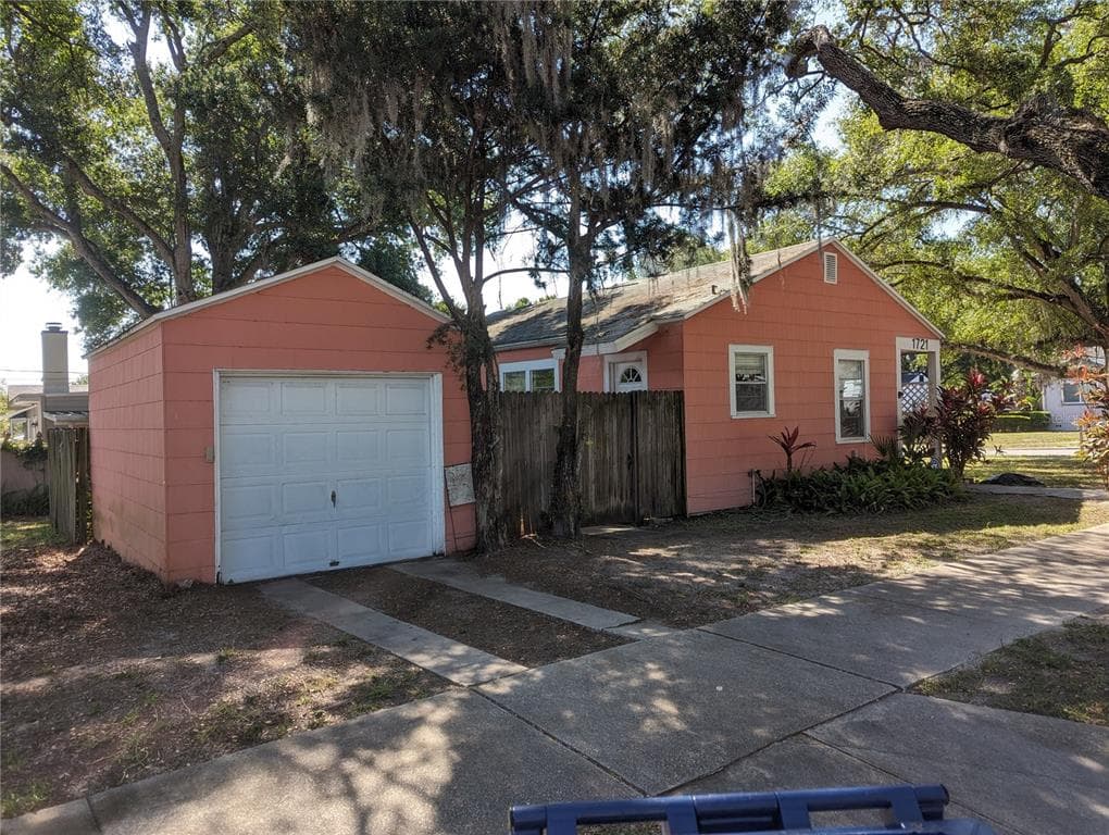 1721 W KATHLEEN STREET TAMPA, FL 33607