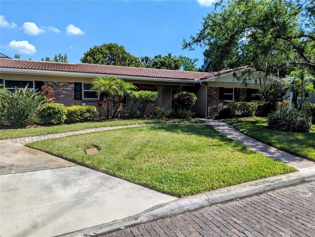 1203 W WOODLAWN AVENUE TAMPA, FL 33603