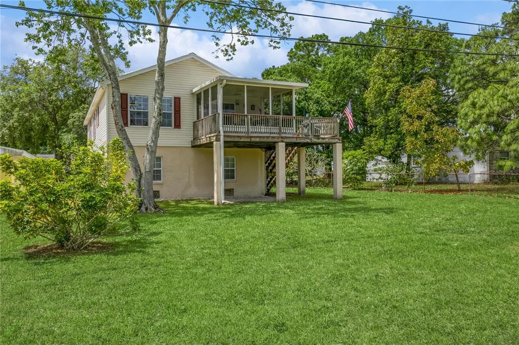 150 MYSTIC LAKE DRIVE N ST PETERSBURG, FL 33702