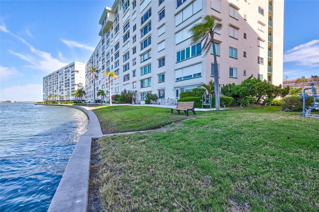 6020 SHORE BOULEVARD S UNIT 209 GULFPORT, FL 33707