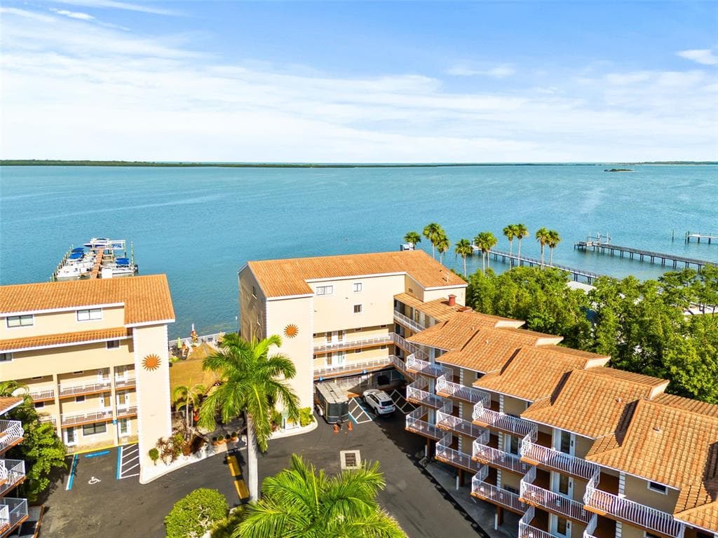 1420 BAYSHORE BOULEVARD UNIT 206 DUNEDIN, FL 34698