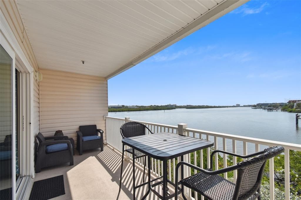 19811 GULF BOULEVARD UNIT 203 INDIAN SHORES, FL 33785