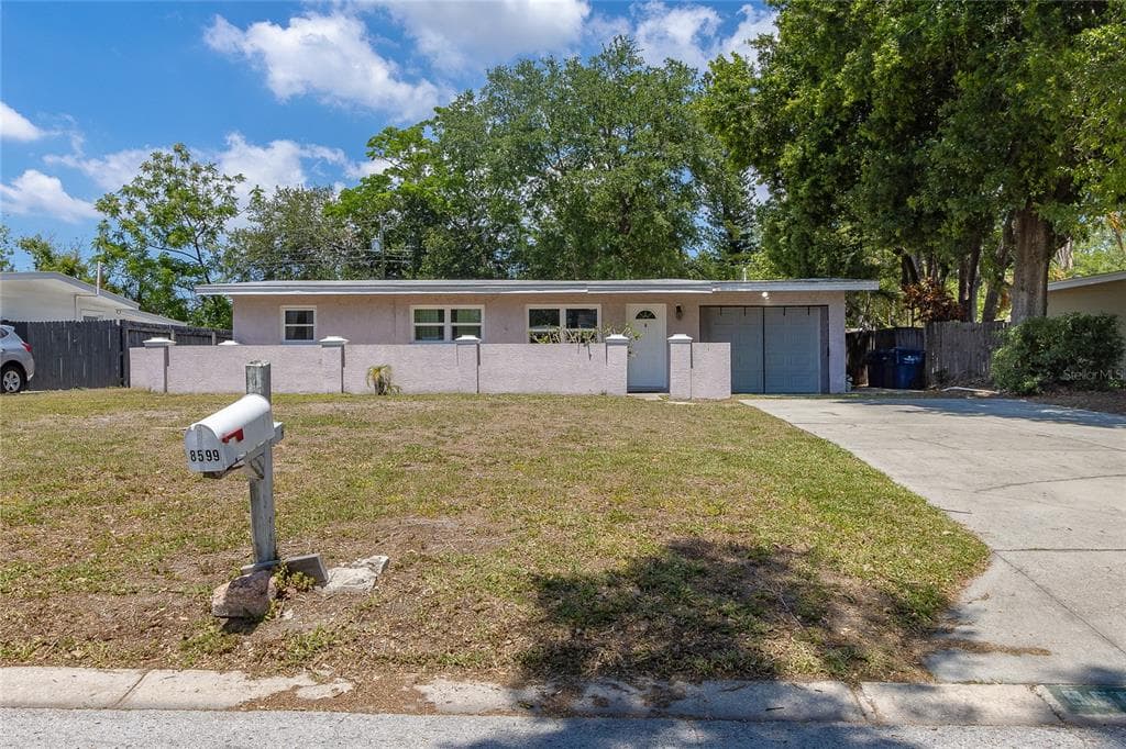 8599 NARCISSUS AVENUE SEMINOLE, FL 33777
