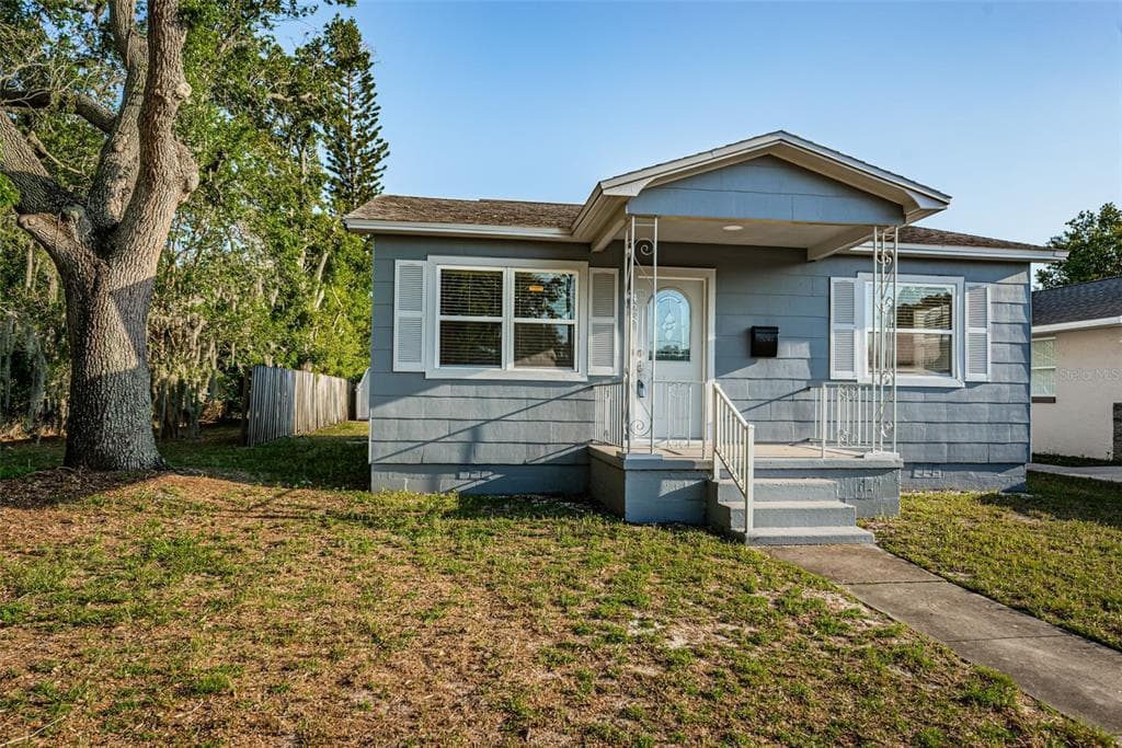 428 44TH AVENUE N ST PETERSBURG, FL 33703