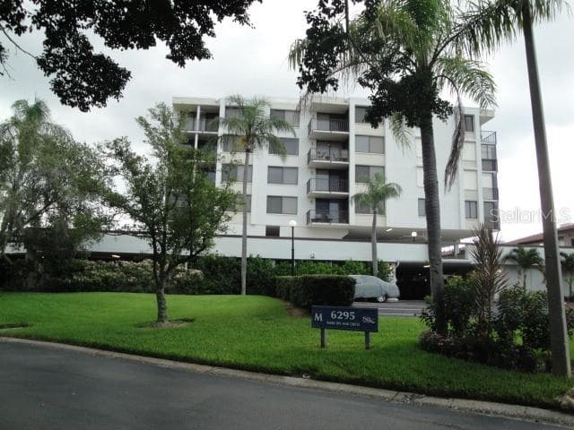 6295 BAHIA DEL MAR CIRCLE UNIT 216 ST PETERSBURG, FL 33715