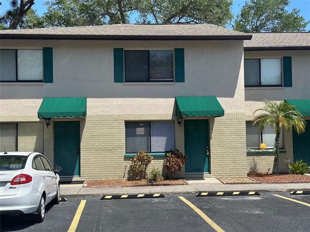 2052 KINGS HIGHWAY UNIT 27 CLEARWATER, FL 33755