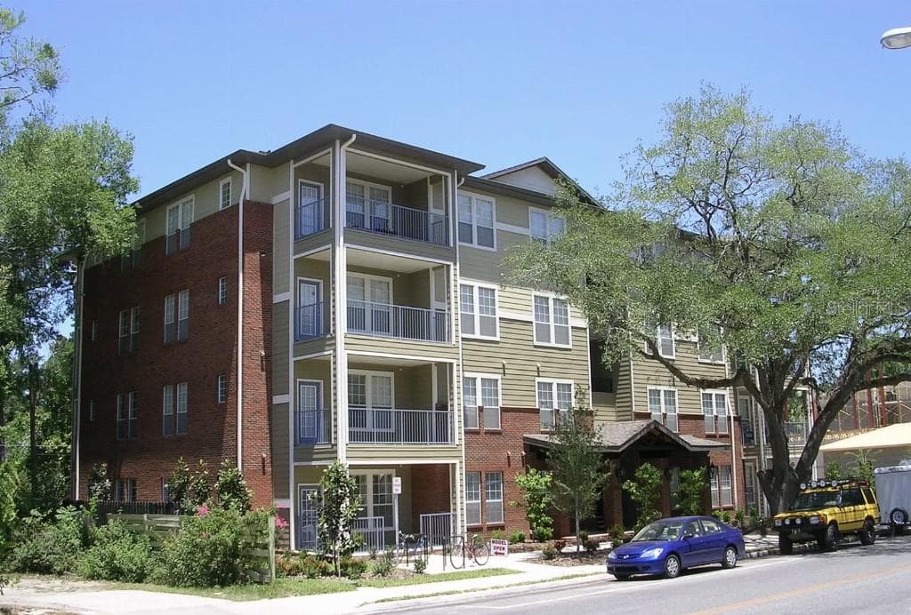 1142 SW 9TH ROAD UNIT 401 GAINESVILLE, FL 32601