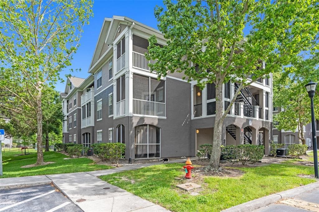 9316 CRESCENT LOOP CIRCLE UNIT 109 TAMPA, FL 33619