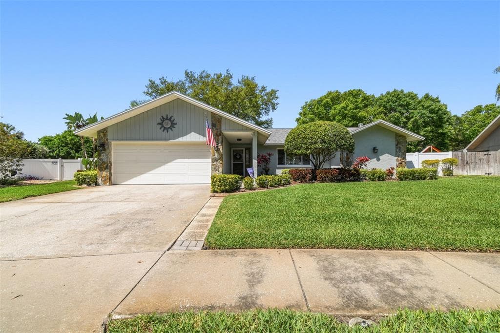 561 HADLEY DRIVE PALM HARBOR, FL 34683