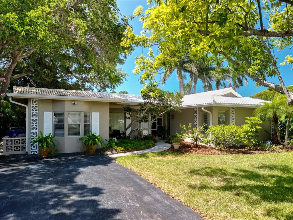11030 NAVAJO DRIVE ST PETERSBURG, FL 33708