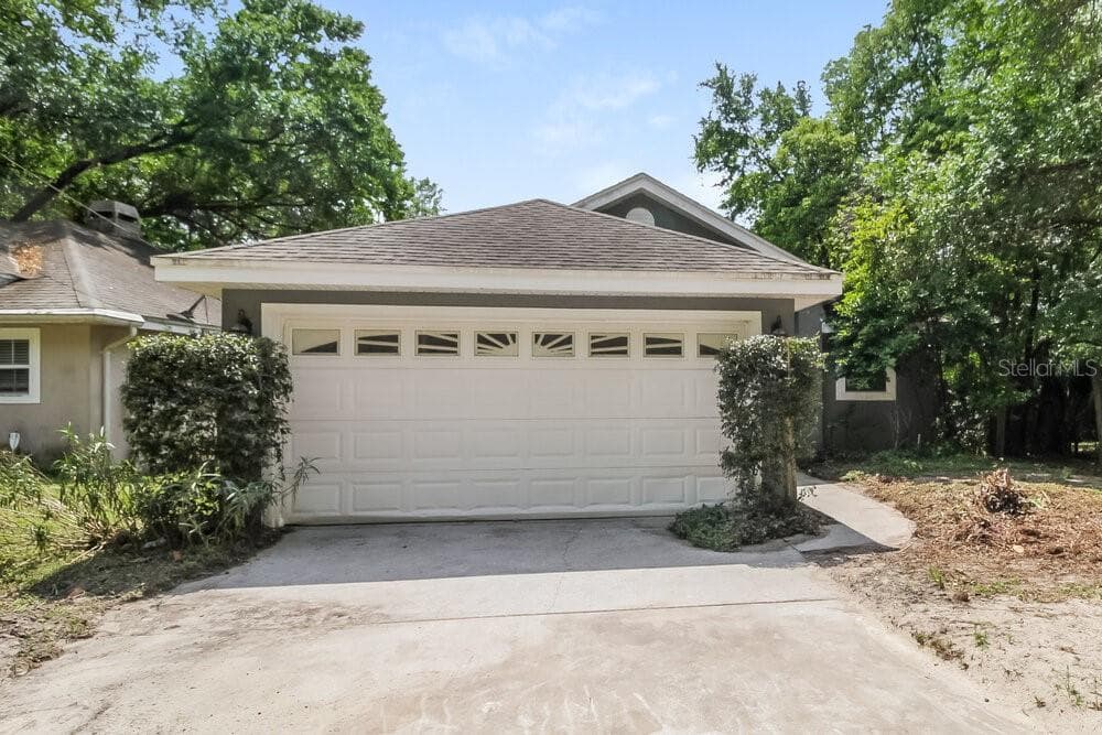 31074 LOCHMORE CIRCLE SORRENTO, FL 32776