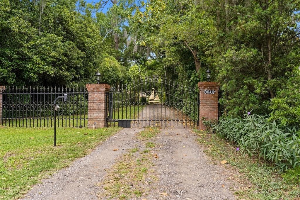 3613 BERGER ROAD LUTZ, FL 33548