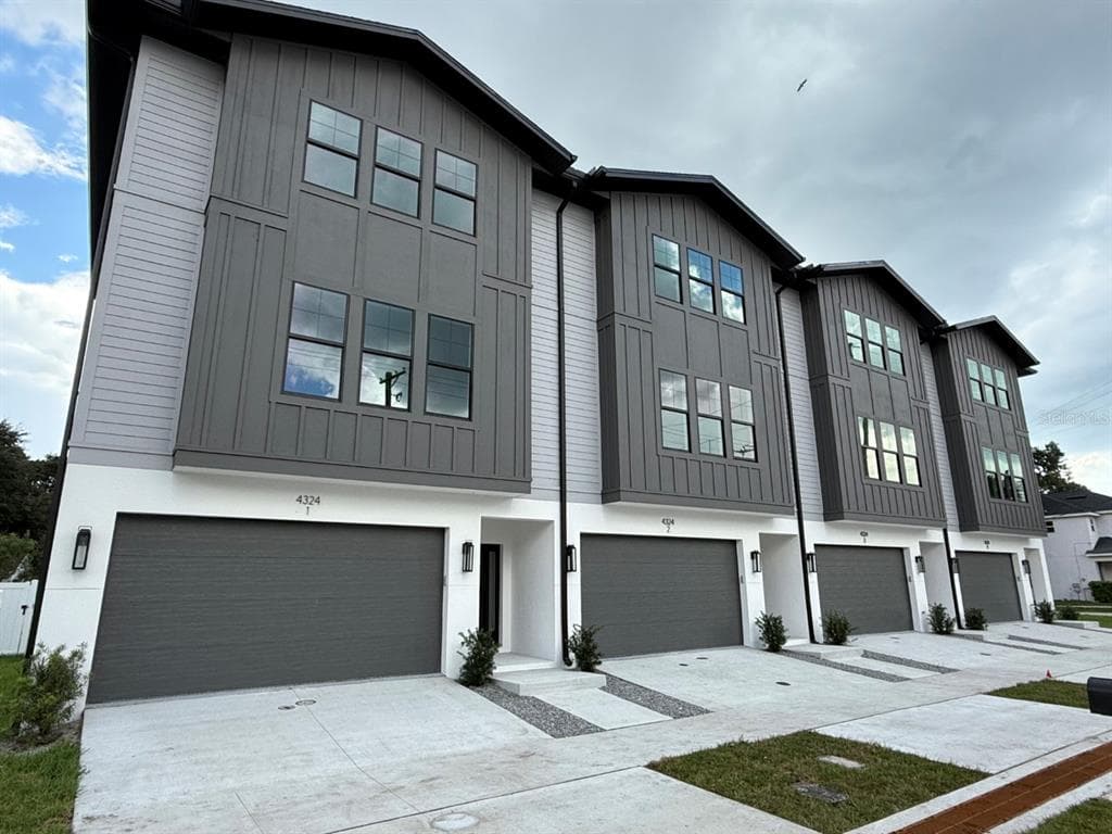 4324 W GRAY STREET UNIT 1 TAMPA, FL 33609