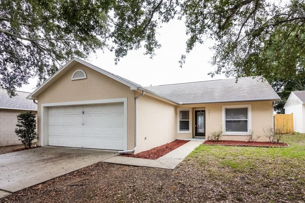 2661 WINCHESTER CIRCLE EUSTIS, FL 32726
