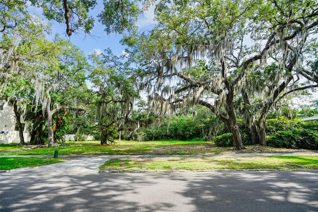 4806 W BEACHWAY DRIVE TAMPA, FL 33609