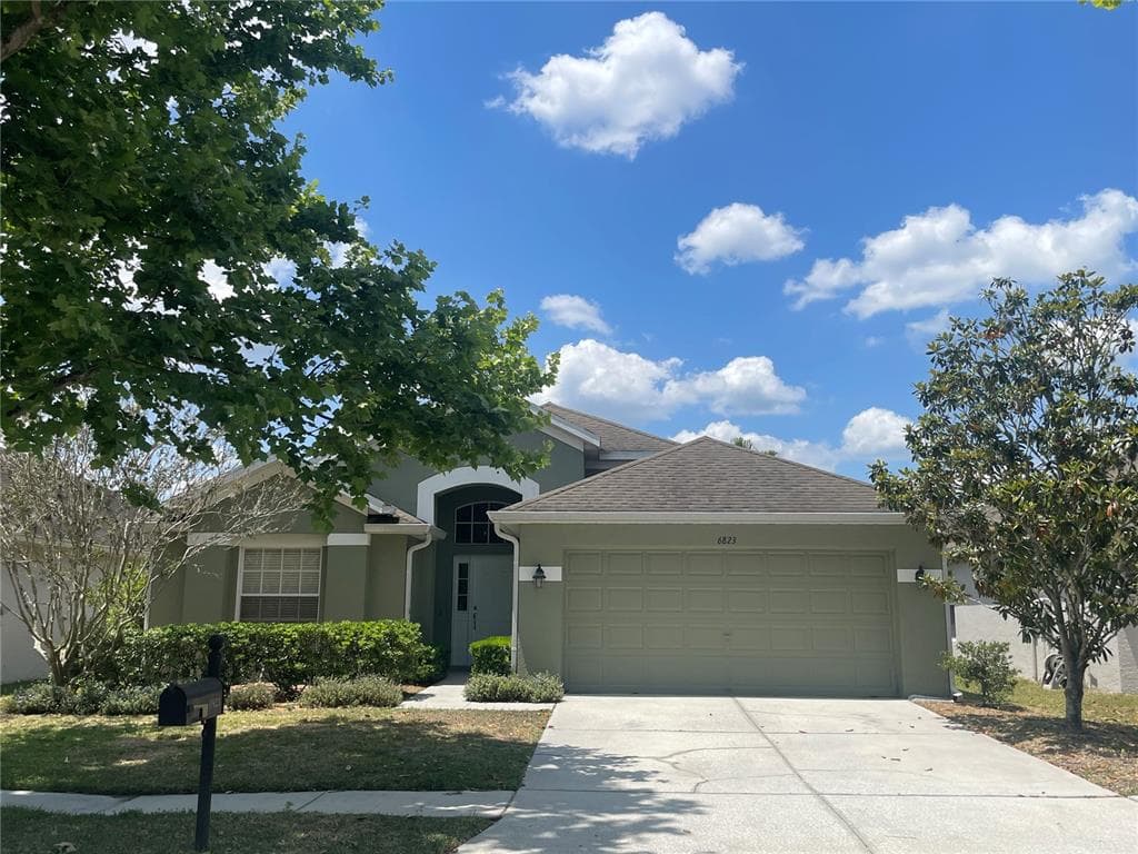 6823 RUNNER OAK DR WESLEY CHAPEL, FL 33545