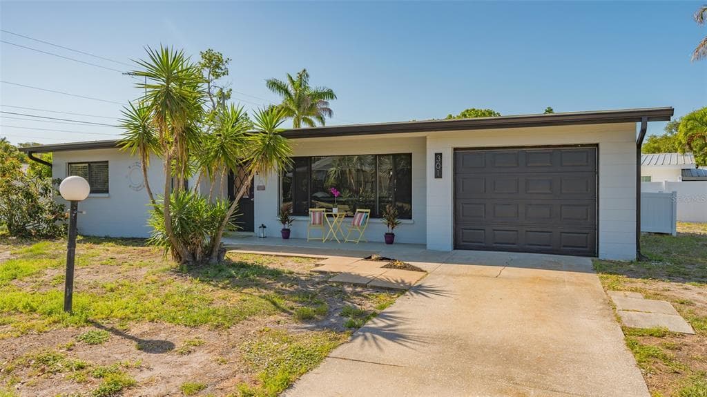 301 60TH STREET W BRADENTON, FL 34209