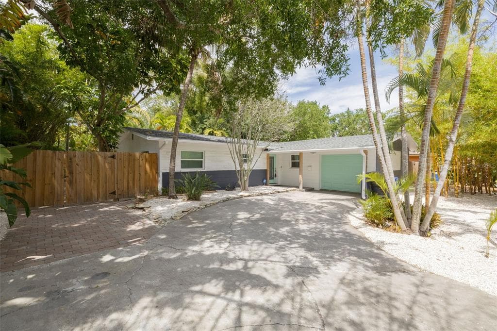 4089 BLUEFISH DRIVE SE ST PETERSBURG, FL 33705