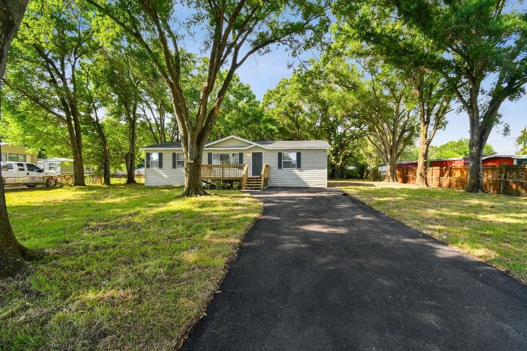 7216 52ND AVENUE S TAMPA, FL 33619