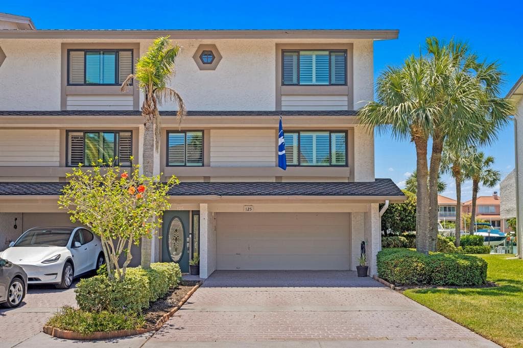 125 MARINA DEL REY COURT CLEARWATER BEACH, FL 33767