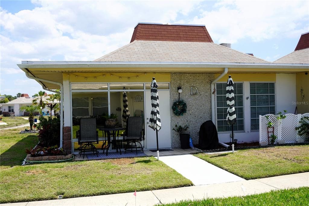 4353 TAHITIAN GARDENS CIRCLE UNIT D HOLIDAY, FL 34691