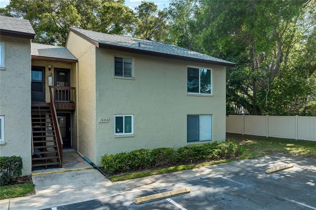 4215 E BAY DRIVE UNIT 1604A CLEARWATER, FL 33764