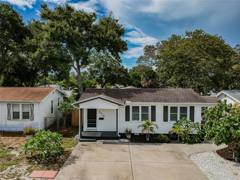 5016 DARTMOUTH AVENUE N ST PETERSBURG, FL 33710