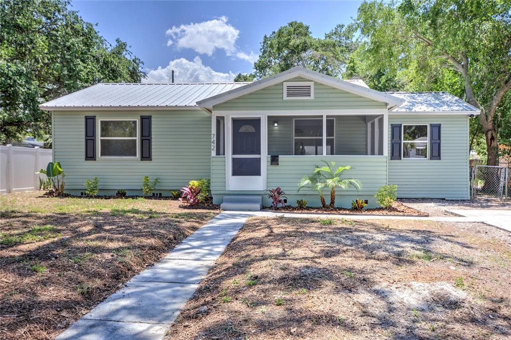 742 ALAMANDA WAY S ST PETERSBURG, FL 33705