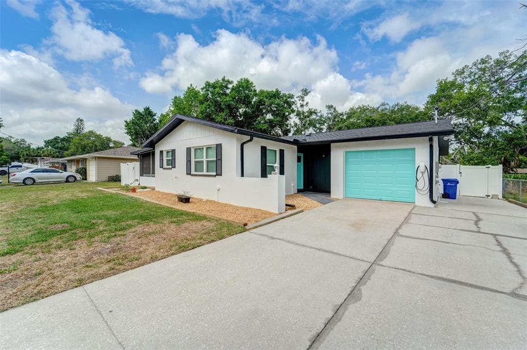 2192 JAVA PLUM AVENUE SARASOTA, FL 34232