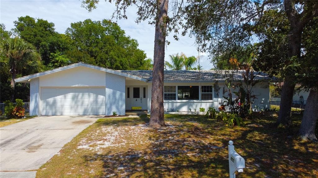 405 BAMBOO LANE LARGO, FL 33770
