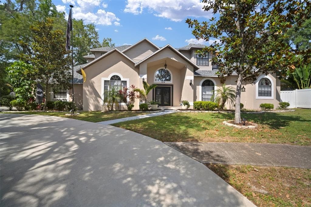 1514 FOX HILL PLACE