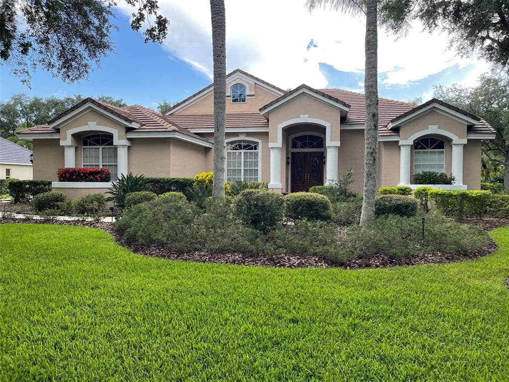 8904 MAGNOLIA CHASE CIRCLE