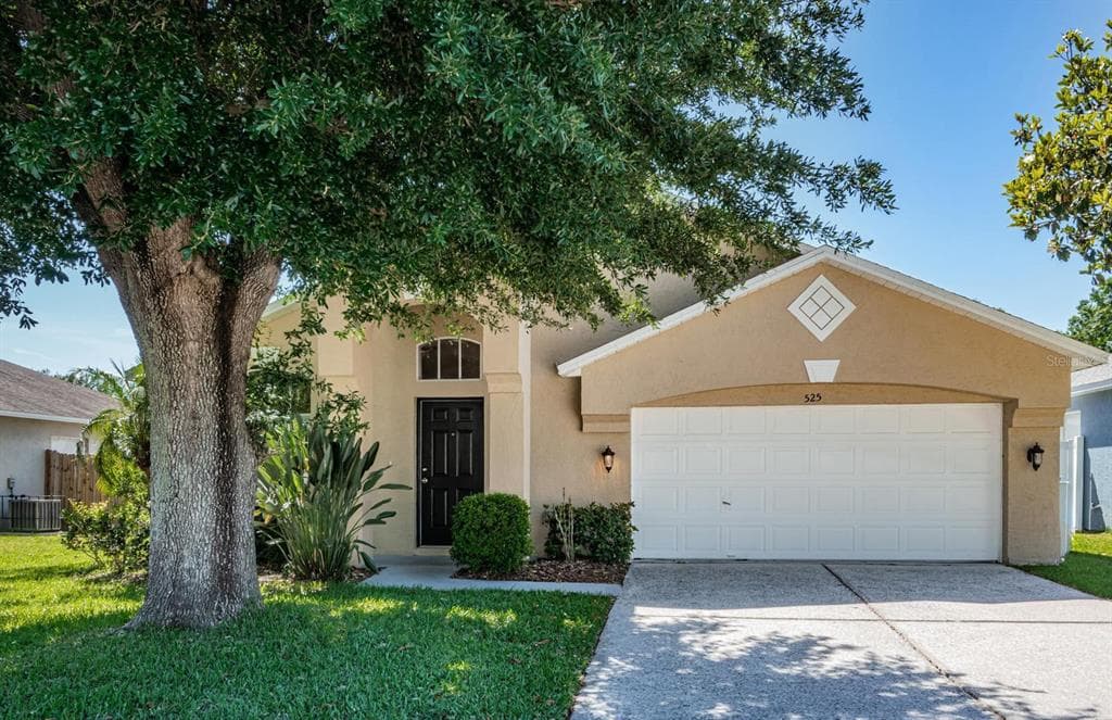 525 NAPA VALLEY CIRCLE VALRICO, FL 33594