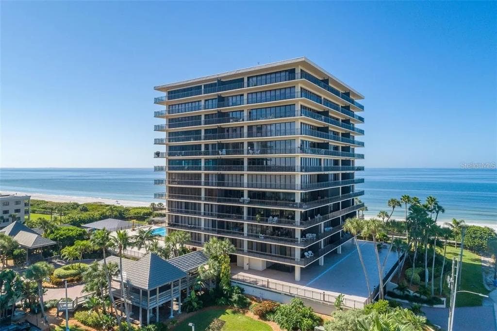 7650 BAYSHORE DRIVE UNIT 905 TREASURE ISLAND, FL 33706