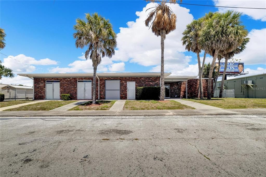 111 FLAMINGO DRIVE APOLLO BEACH, FL 33572