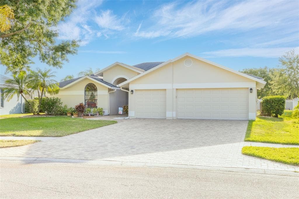 1770 STABLE TRAIL PALM HARBOR, FL 34685