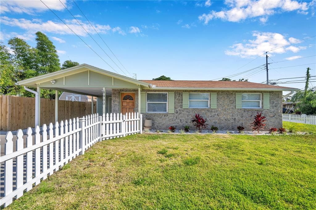 8900 SOUTHERN COMFORT DRIVE LARGO, FL 33773